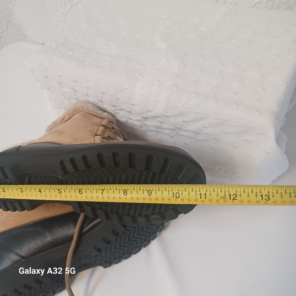 JBU Women Size 10 Tan and Black Winter Boots - Picture 11 of 12